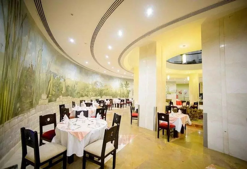 استراحتگاه Carols Beau Rivage