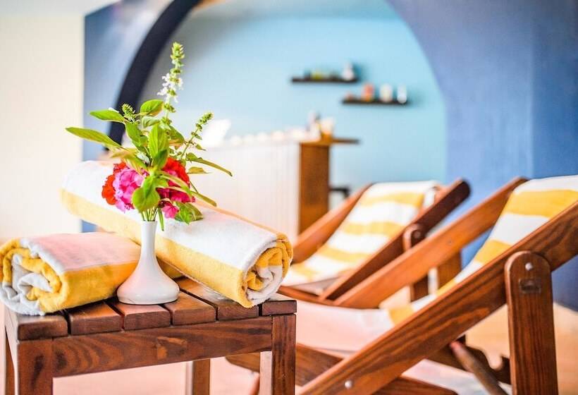 استراحتگاه Carols Beau Rivage