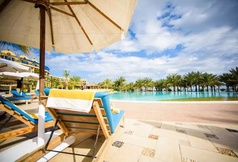 استراحتگاه Carols Beau Rivage