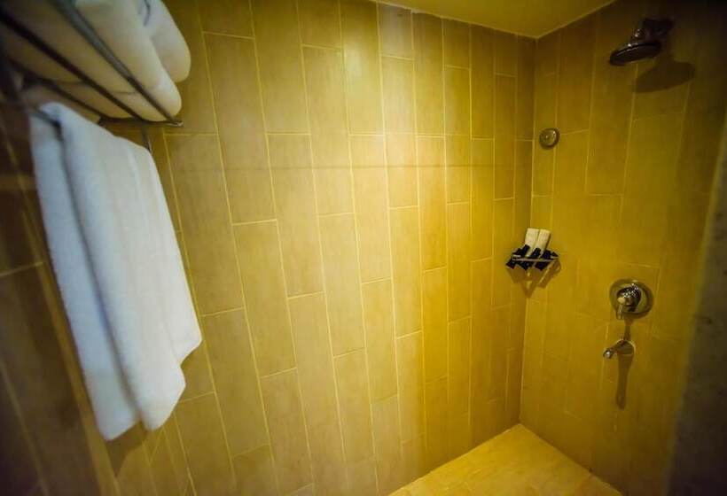 استراحتگاه Carols Beau Rivage