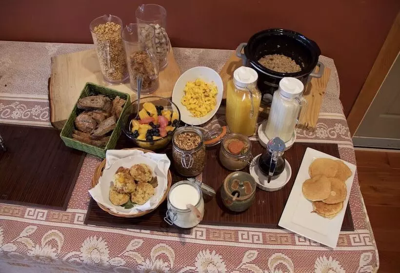 منتجع Vagabond Lodge At Kicking Horse