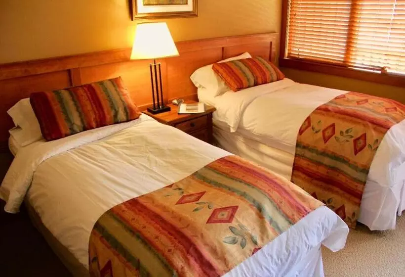 منتجع Vagabond Lodge At Kicking Horse