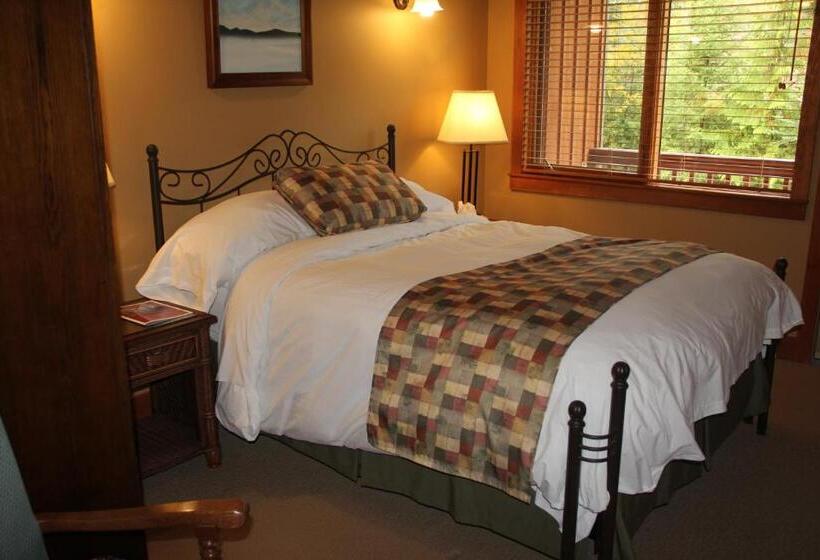 منتجع Vagabond Lodge At Kicking Horse