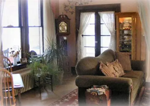 River Rose Inn Bed And Breakfast