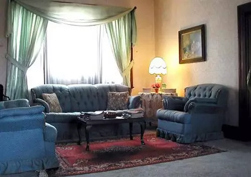 River Rose Inn Bed And Breakfast