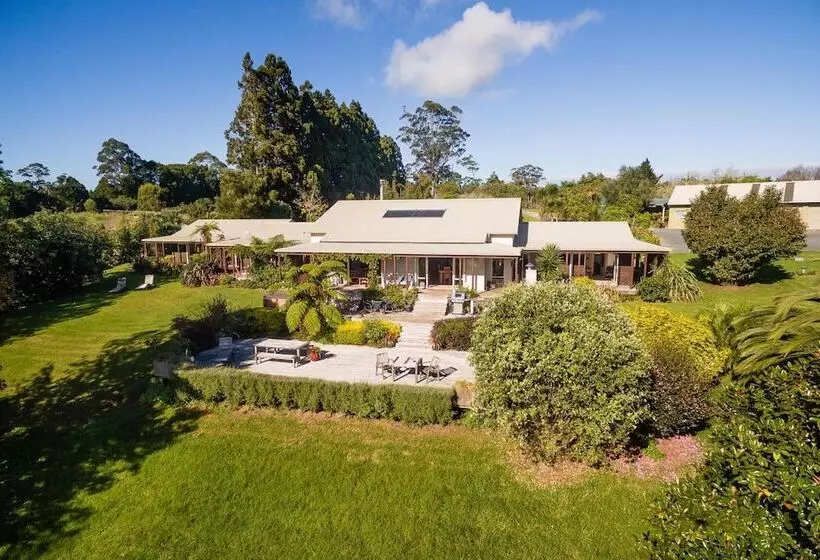 צימר Puketotara Lodge