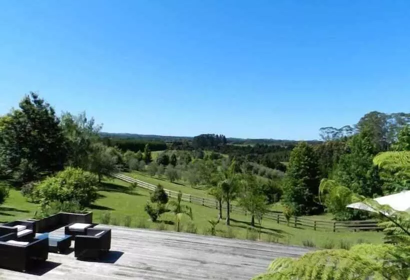 צימר Puketotara Lodge