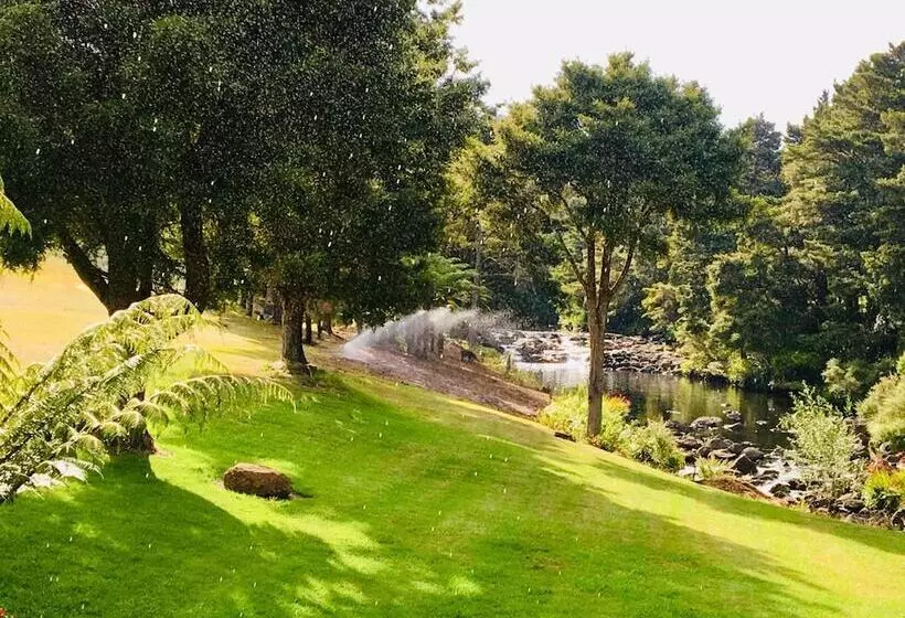 צימר Puketotara Lodge