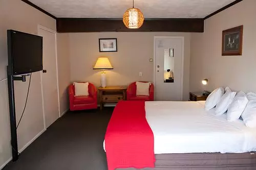 민박 Redwood Lodge