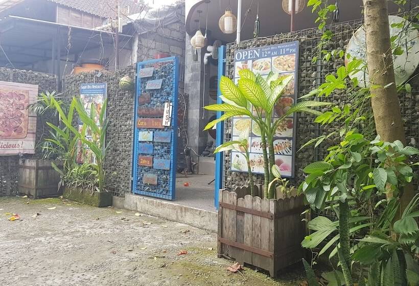 Gajah Biru Bungalows