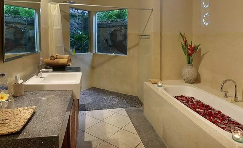 Gajah Biru Bungalows