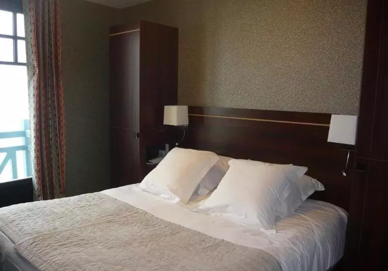 هتل Ambassadeurs Logis