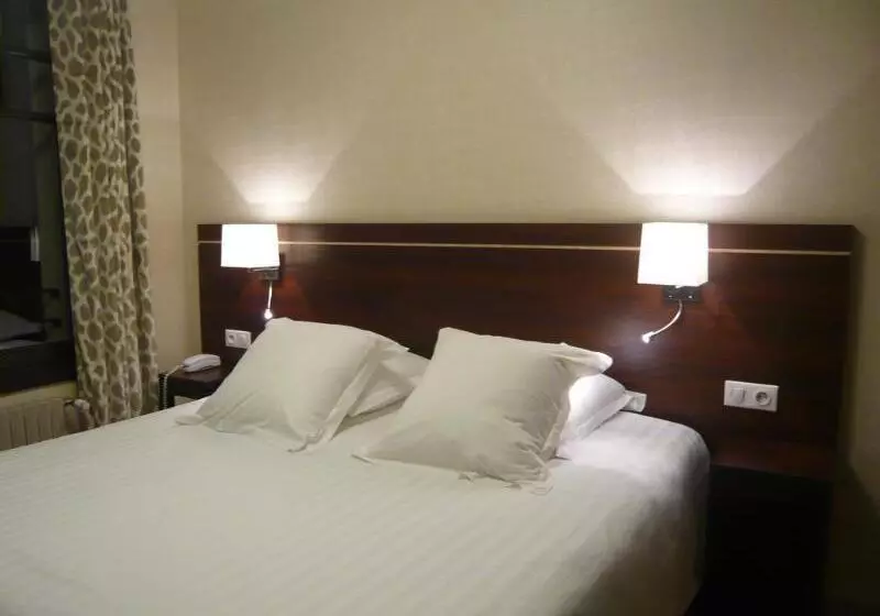 هتل Ambassadeurs Logis