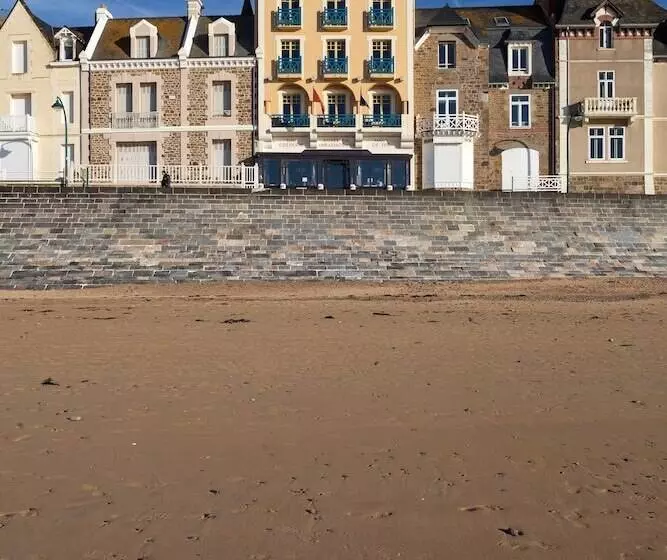 هتل Ambassadeurs Logis