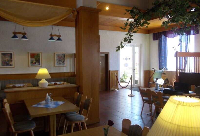 Отель Im Bahnhof Passau