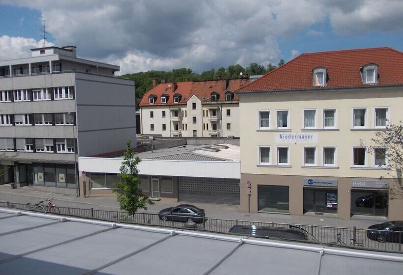 Отель Im Bahnhof Passau