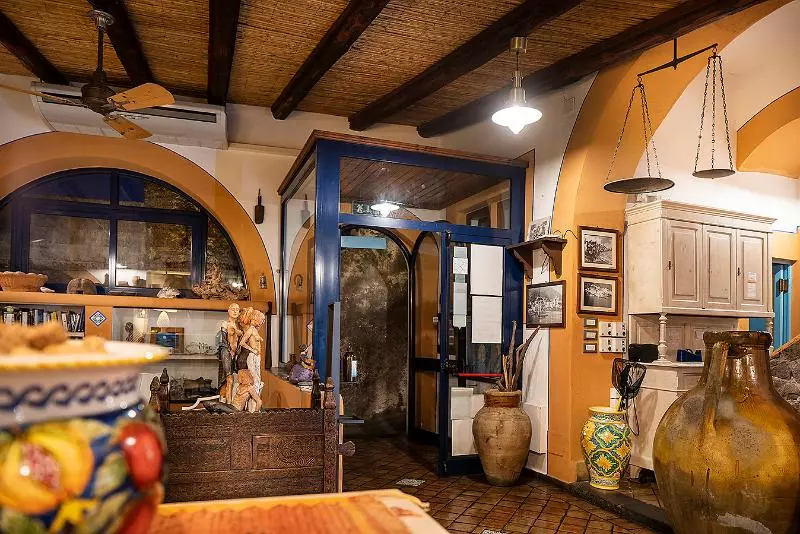 هتل Mamma Santina