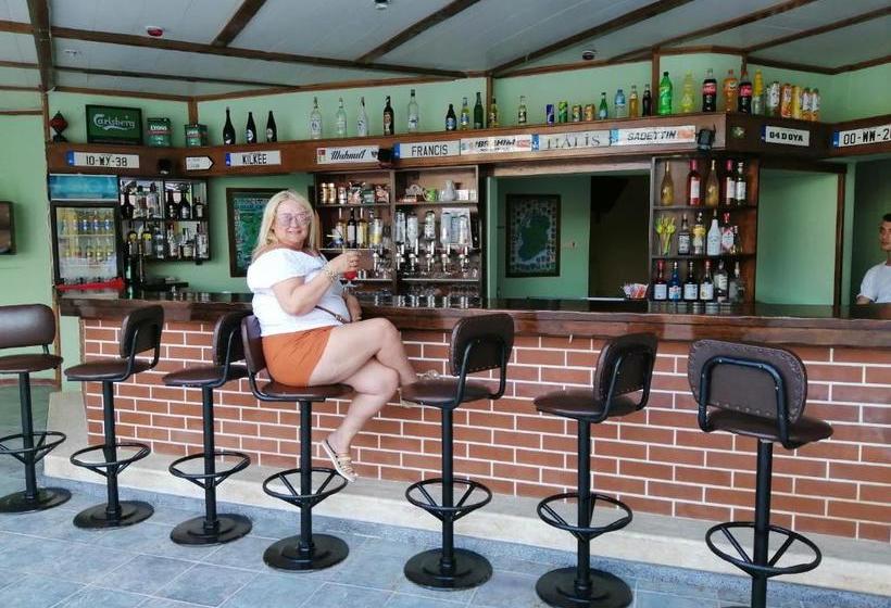 酒店 Oya Family Suites