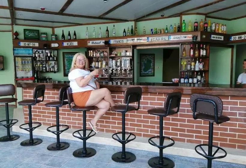 هتل Oya Family Suites