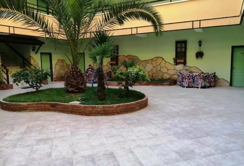 هتل Oya Family Suites