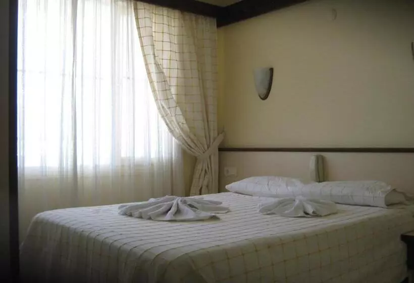 هتل Oya Family Suites