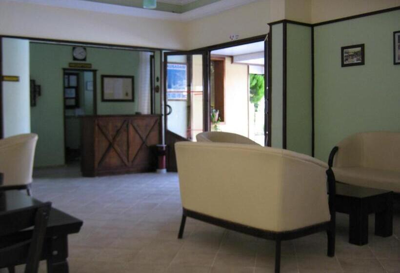 酒店 Oya Family Suites