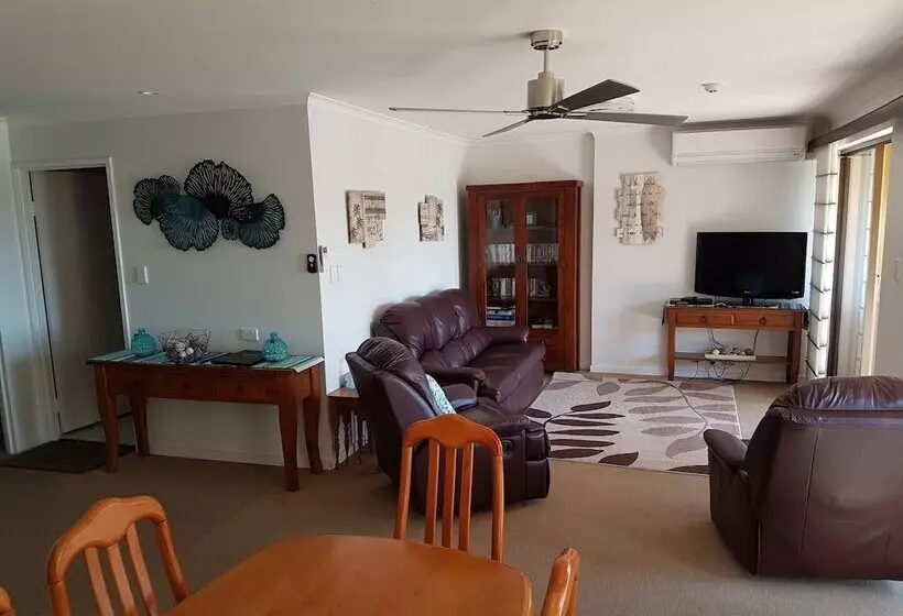 Kalua Holiday Apartments