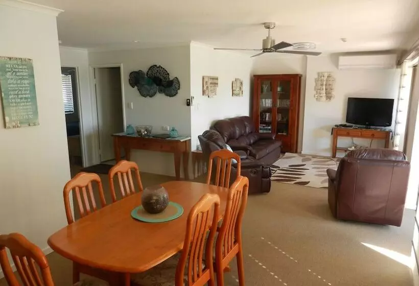 Kalua Holiday Apartments