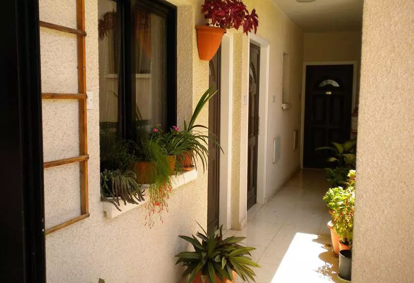 Lefki Tree Tourist Apartments