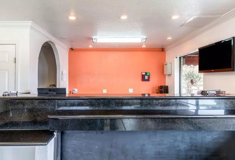 Motel 6 San Antonio, Tx   Frost Bank Center