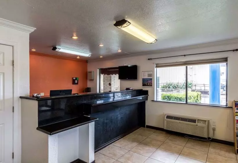 Motel 6 San Antonio, Tx   Frost Bank Center