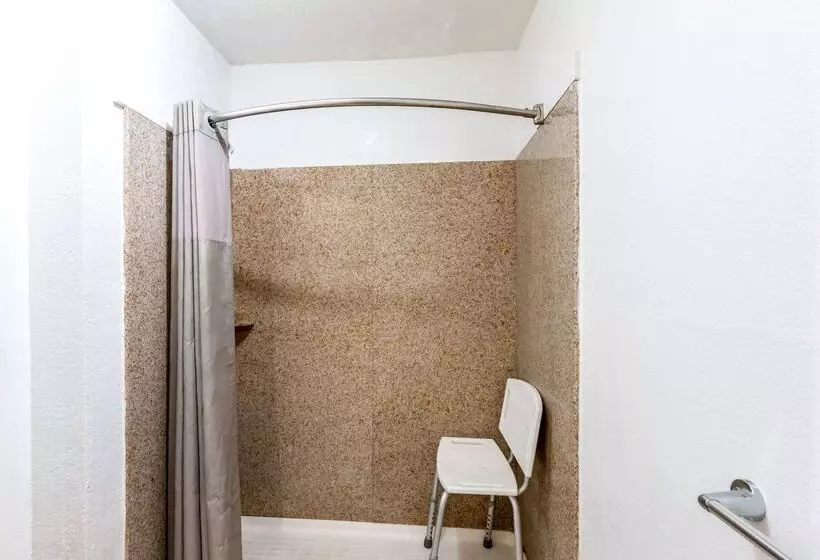 Motel 6 San Antonio, Tx   Frost Bank Center