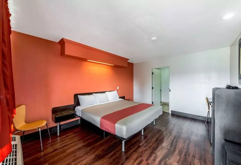 Motel 6 San Antonio, Tx   Frost Bank Center