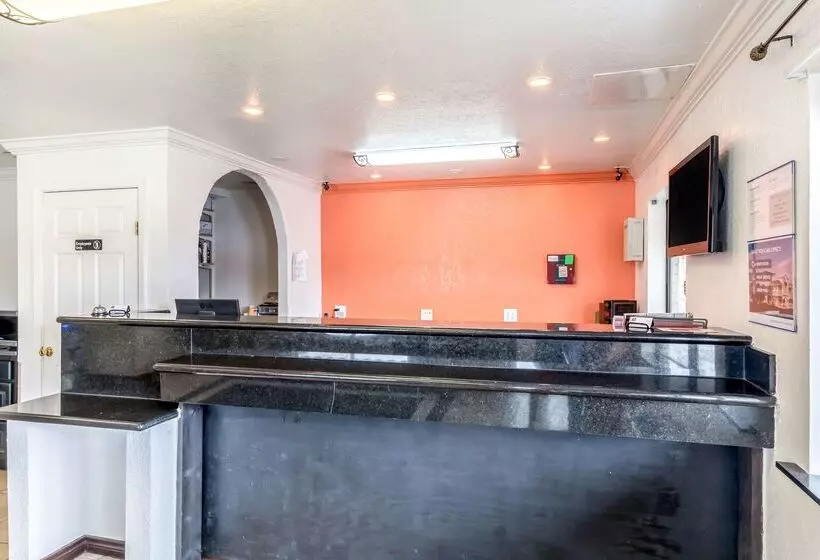 Motel 6 San Antonio, Tx   Frost Bank Center