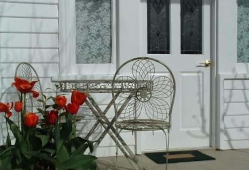 Пансион Huonville Guesthouse