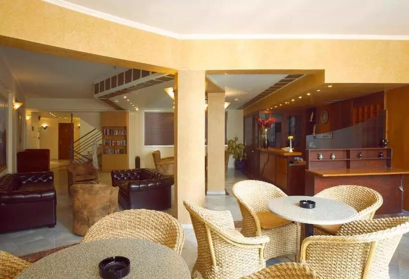 Theo Beach Hotel Apartments