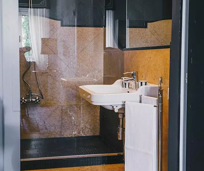 Apartamentos La Zambonina