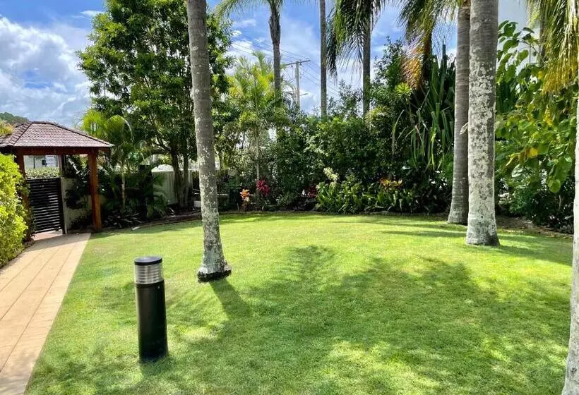 Burleigh Palms Holiday Apartments