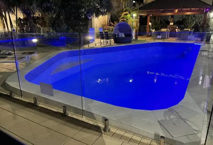 Burleigh Palms Holiday Apartments