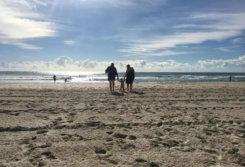 Burleigh Palms Holiday Apartments