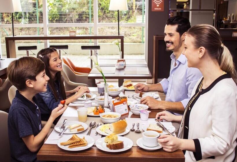 هتل 10 Ponta Grossa