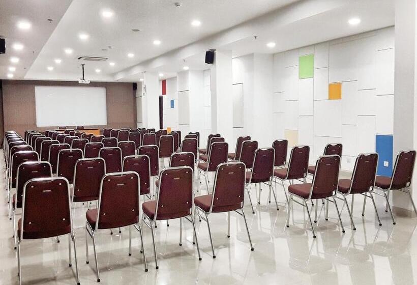 Amaris Hotel Nagoya Hill   Batam