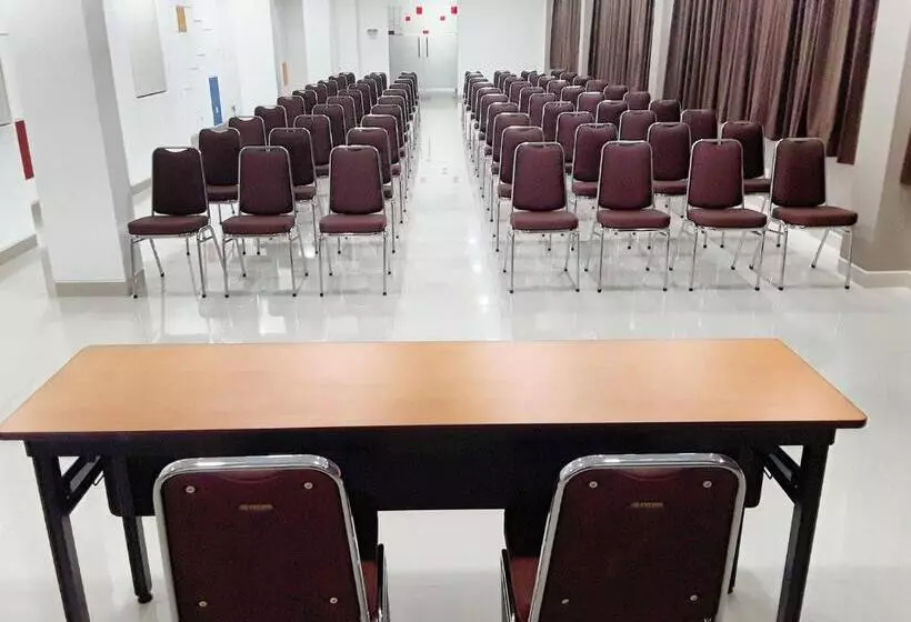 Amaris Hotel Nagoya Hill   Batam