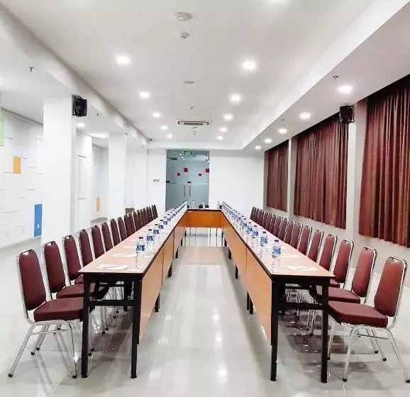 Amaris Hotel Nagoya Hill   Batam