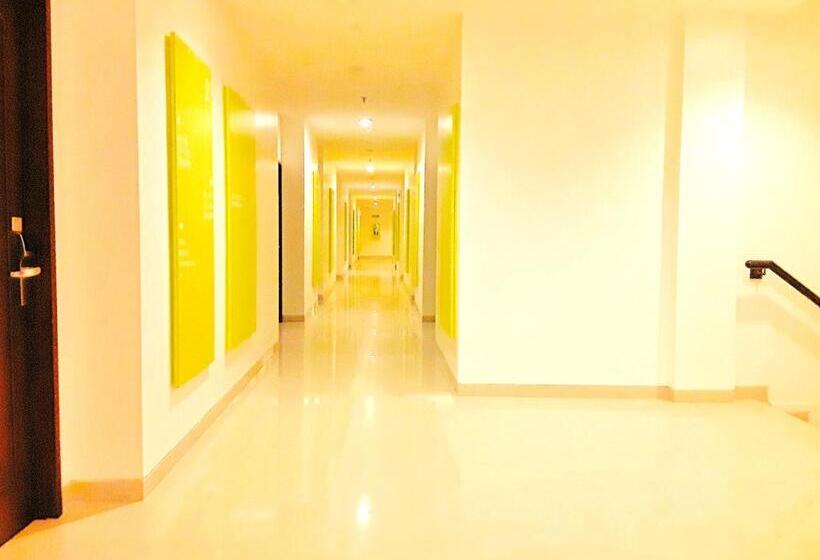 Amaris Hotel Nagoya Hill   Batam