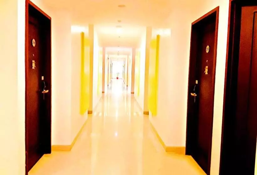 Amaris Hotel Nagoya Hill   Batam