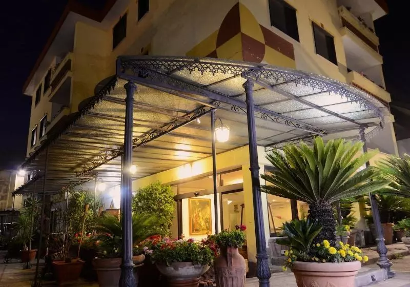 בית מלון כפרי Clinton