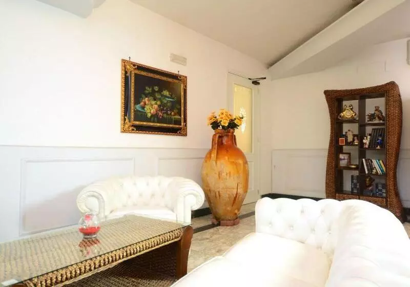 בית מלון כפרי Clinton