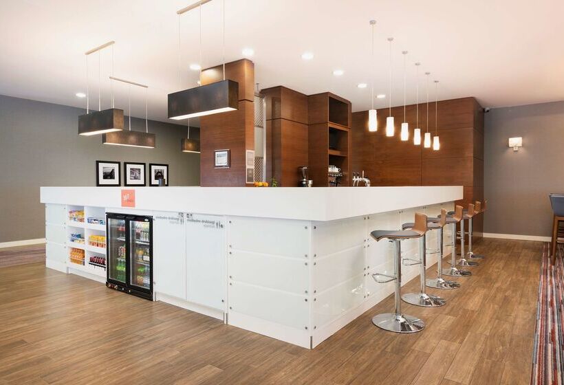 בית מלון כפרי Hampton By Hilton Krakow