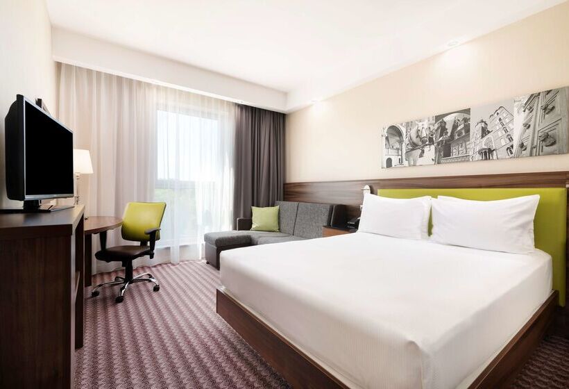 בית מלון כפרי Hampton By Hilton Krakow